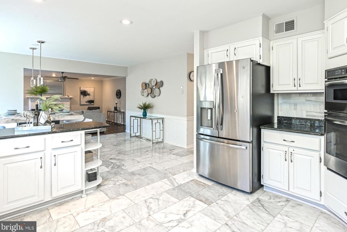 8624 Beaver Pond Ln, Fairfax VA  22039-2702 exterior