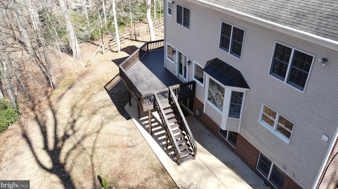 8624 Beaver Pond Ln, Fairfax VA  22039-2702 exterior