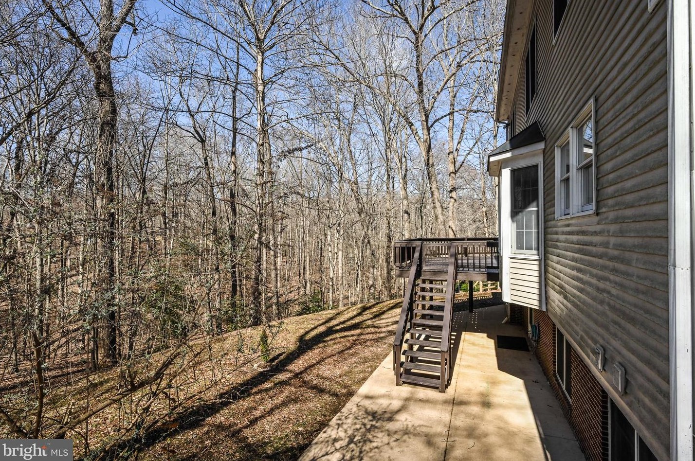 8624 Beaver Pond Ln, Fairfax VA  22039-2702 exterior