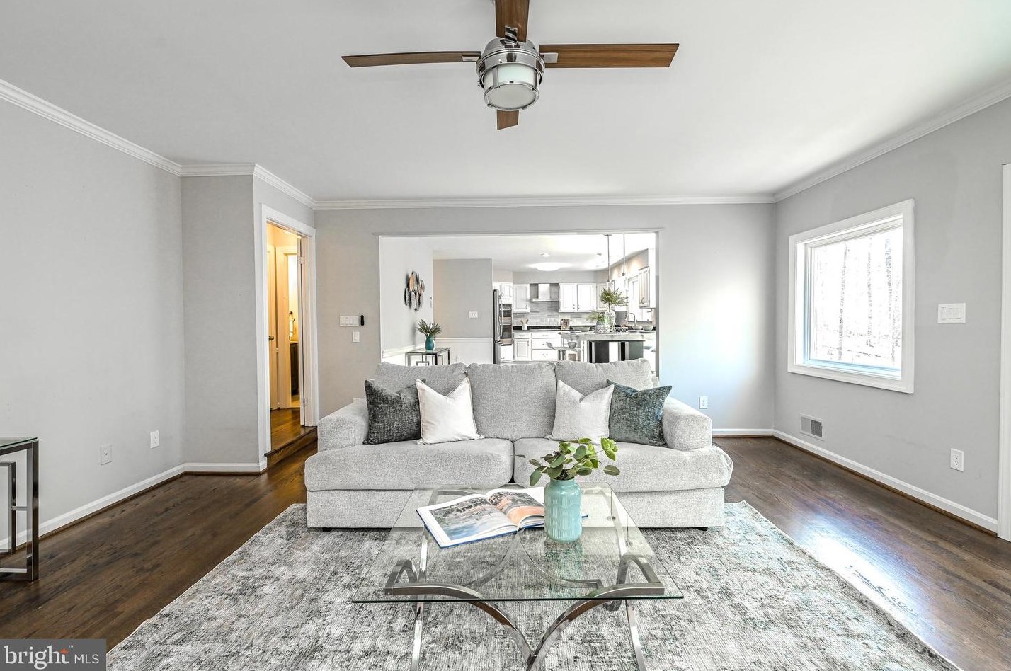 8624 Beaver Pond Ln, Fairfax VA  22039-2702 exterior