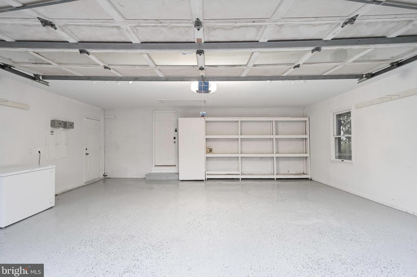 8624 Beaver Pond Ln, Fairfax VA  22039-2702 exterior