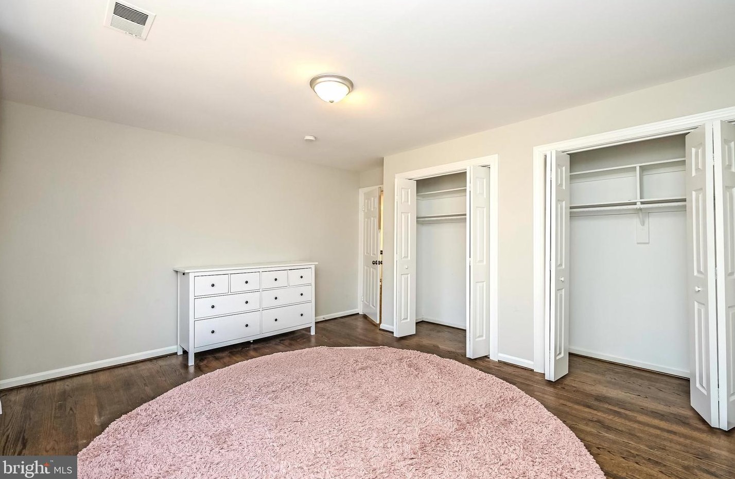 8624 Beaver Pond Ln, Fairfax VA  22039-2702 exterior