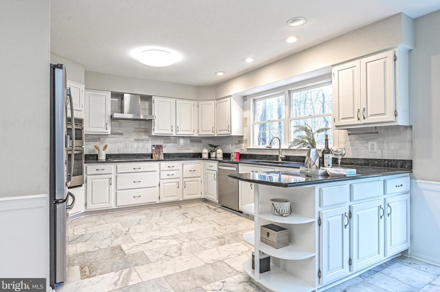 8624 Beaver Pond Ln, Fairfax VA  22039-2702 exterior