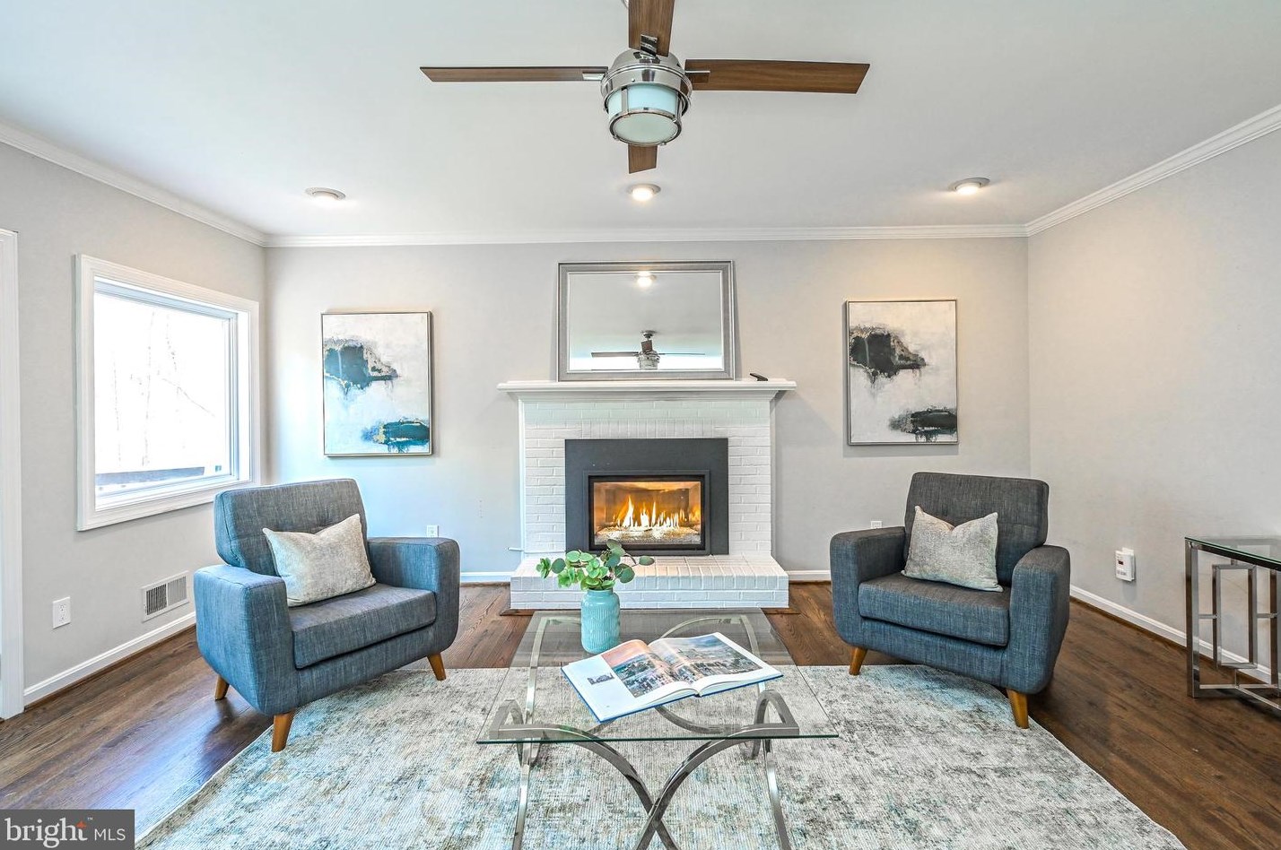 8624 Beaver Pond Ln, Fairfax VA  22039-2702 exterior