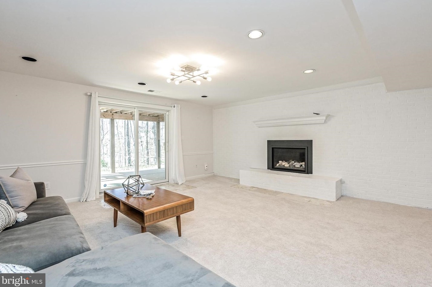 8624 Beaver Pond Ln, Fairfax VA  22039-2702 exterior