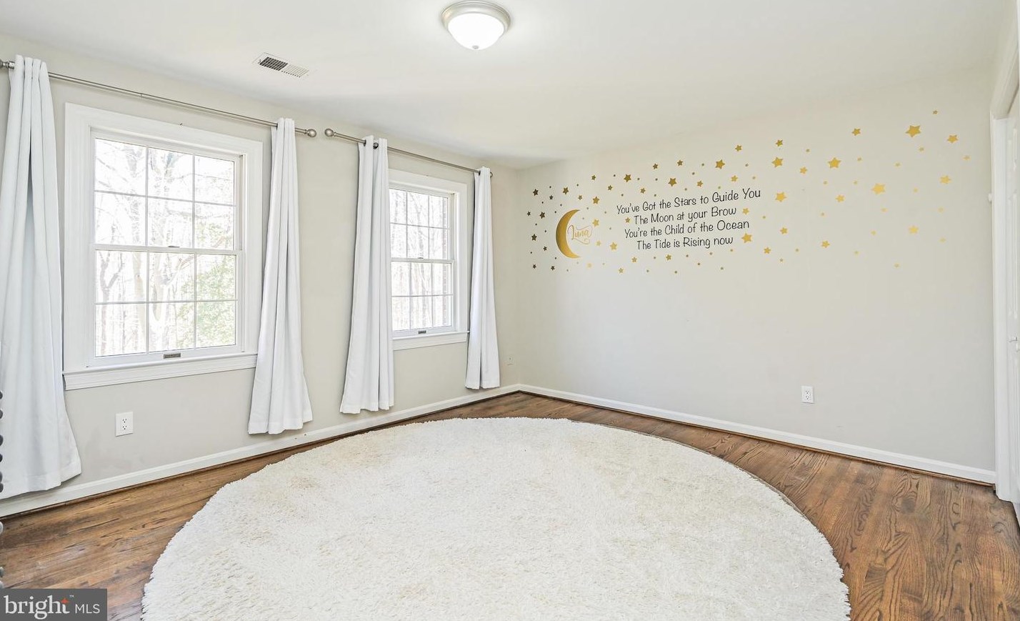 8624 Beaver Pond Ln, Fairfax VA  22039-2702 exterior