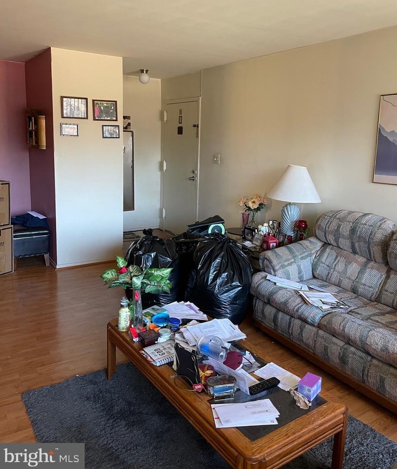 541 Florida Ave #101, Herndon, VA 20170