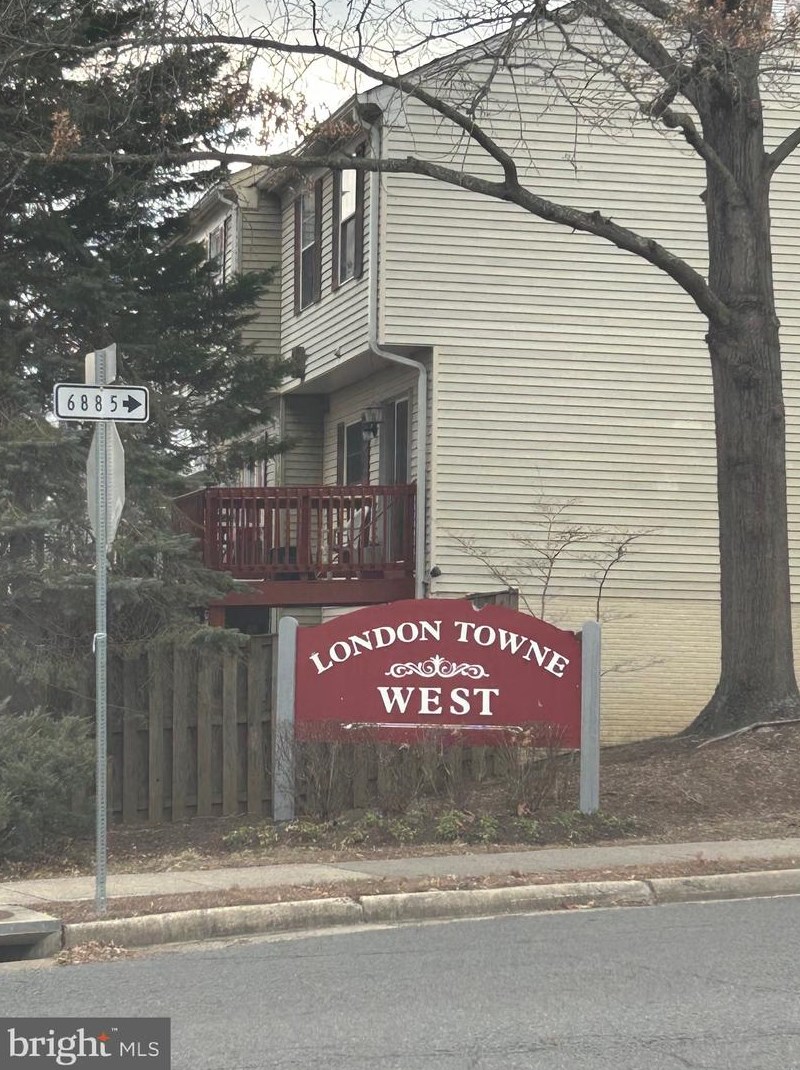 6216 Prince Way, Centreville, VA 20120-1856