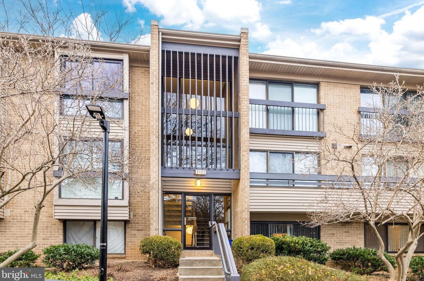 2122 Green Watch Way #10/101a, Herndon, VA 20191