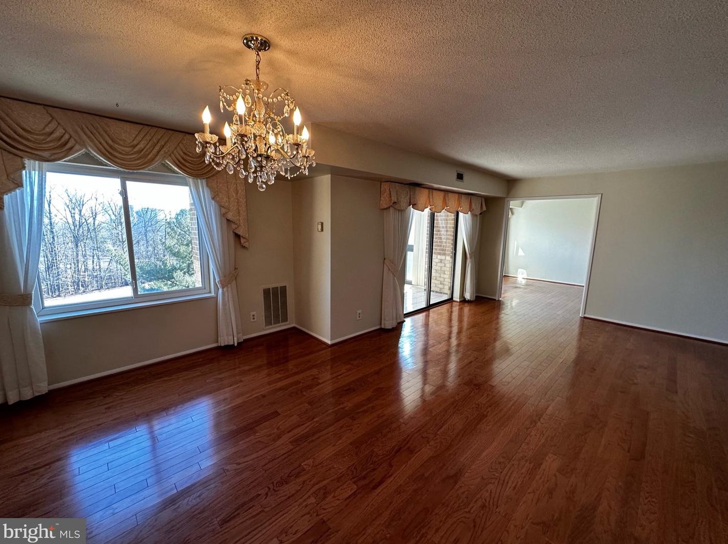 8340 Greensboro Dr Apt 508, Mc Lean, VA 22102