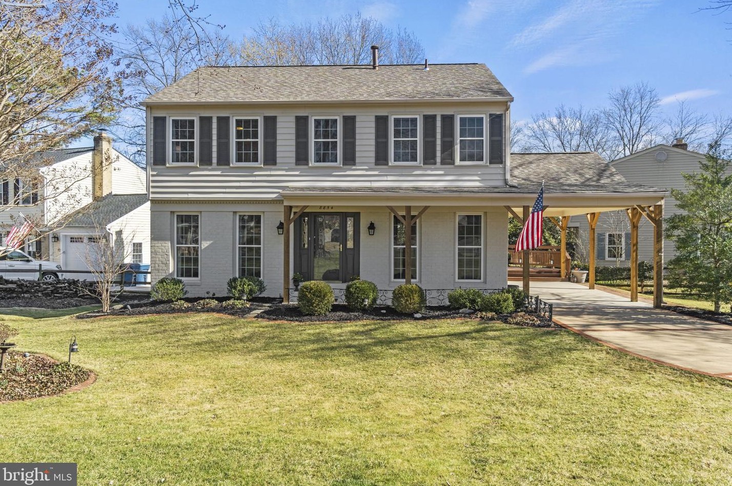 8854 Applecross Ln, Springfield, VA 22153