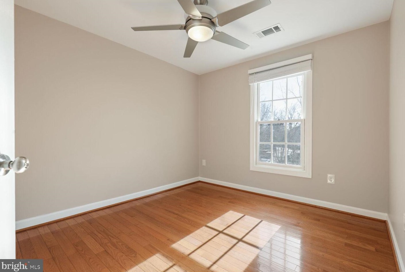 6306 Musket Ball Dr, Centreville VA  20121-2381 exterior