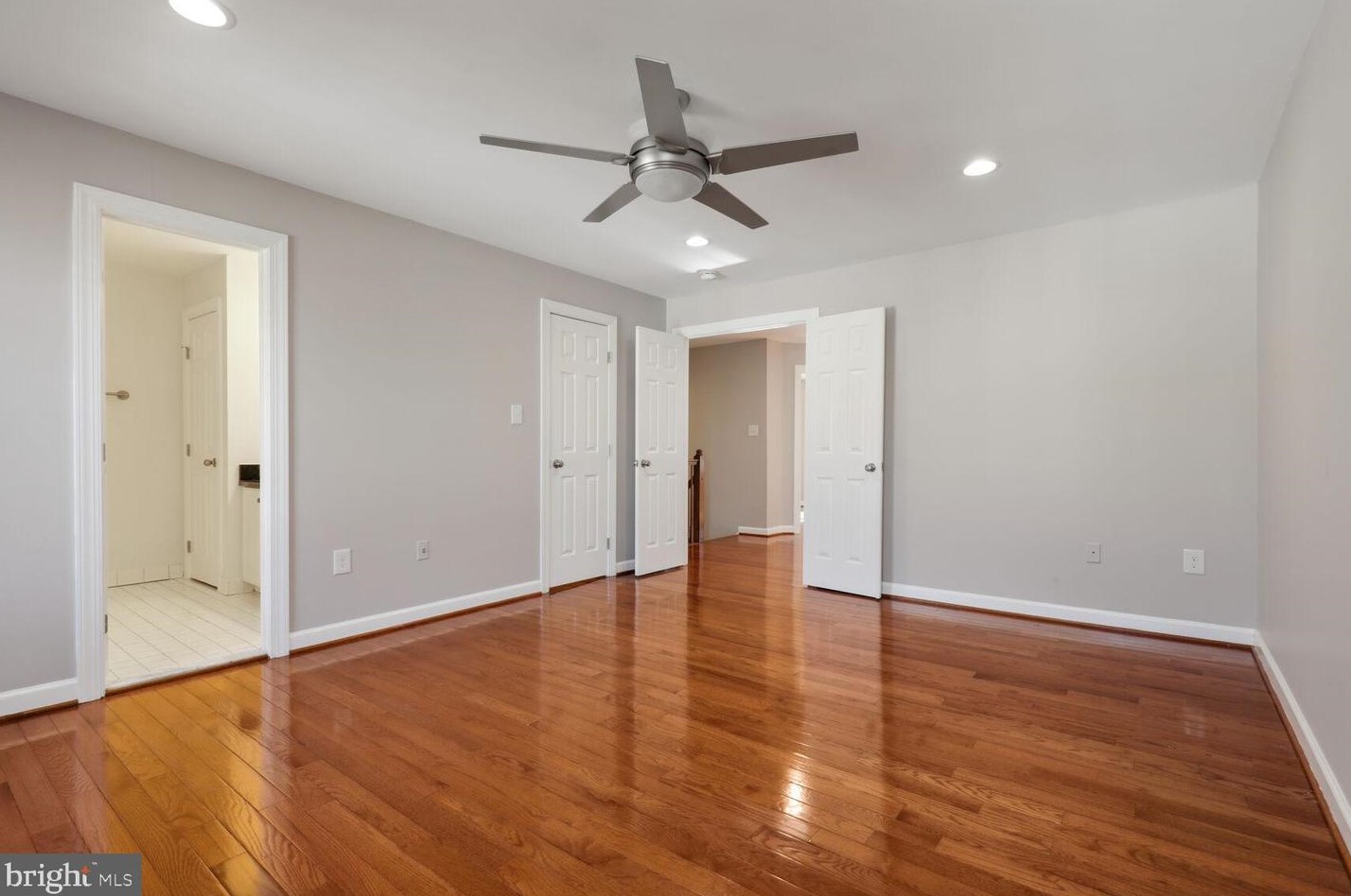 6306 Musket Ball Dr, Centreville VA  20121-2381 exterior