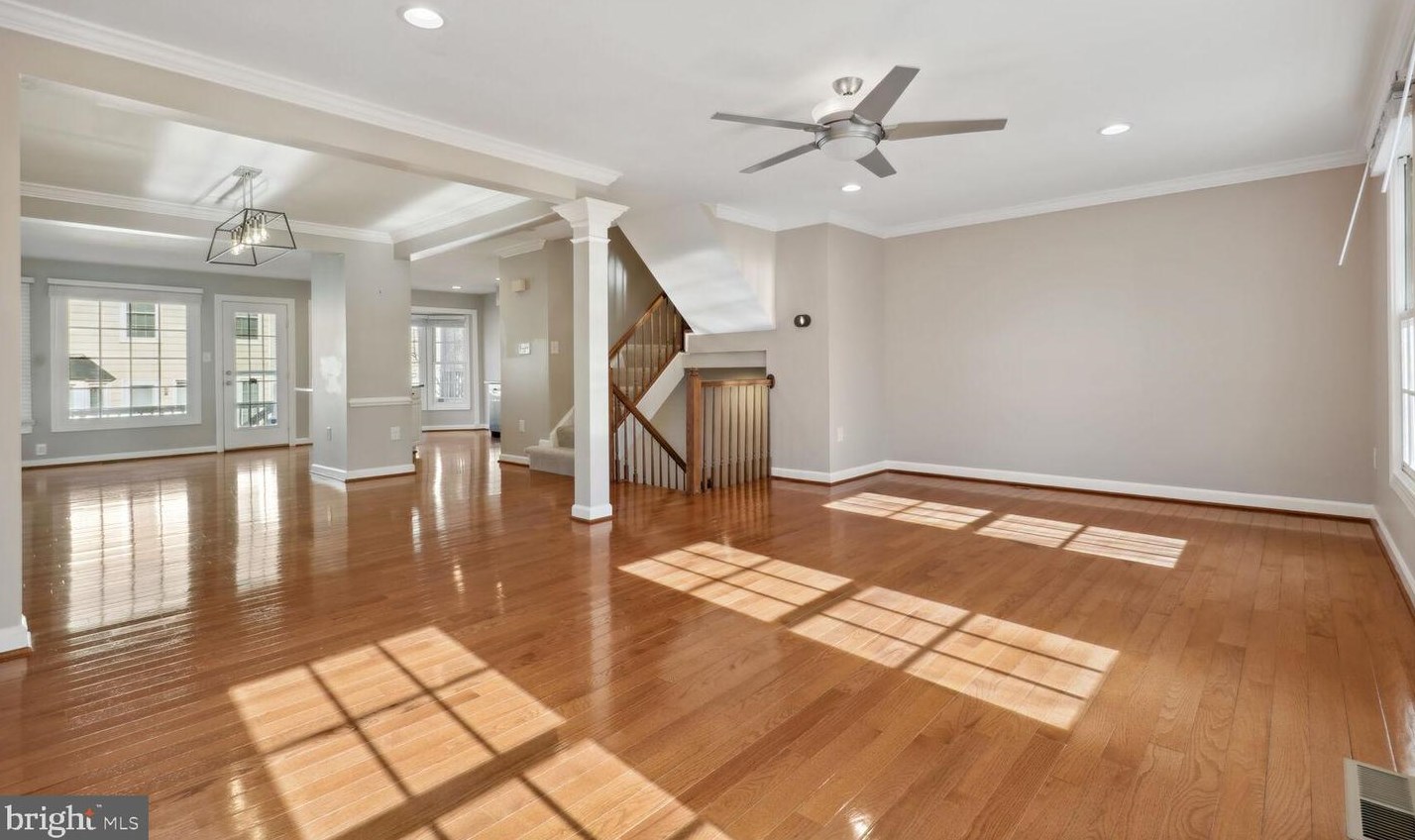 6306 Musket Ball Dr, Centreville VA  20121-2381 exterior