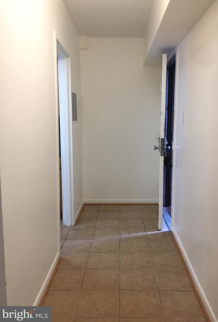 11623 Stoneview Square #1b, Herndon, VA 20191