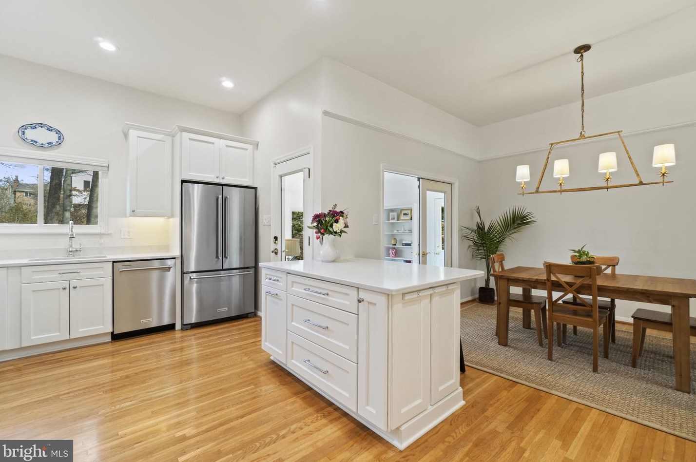 5609 Queensberry Ave, Springfield, VA 22151