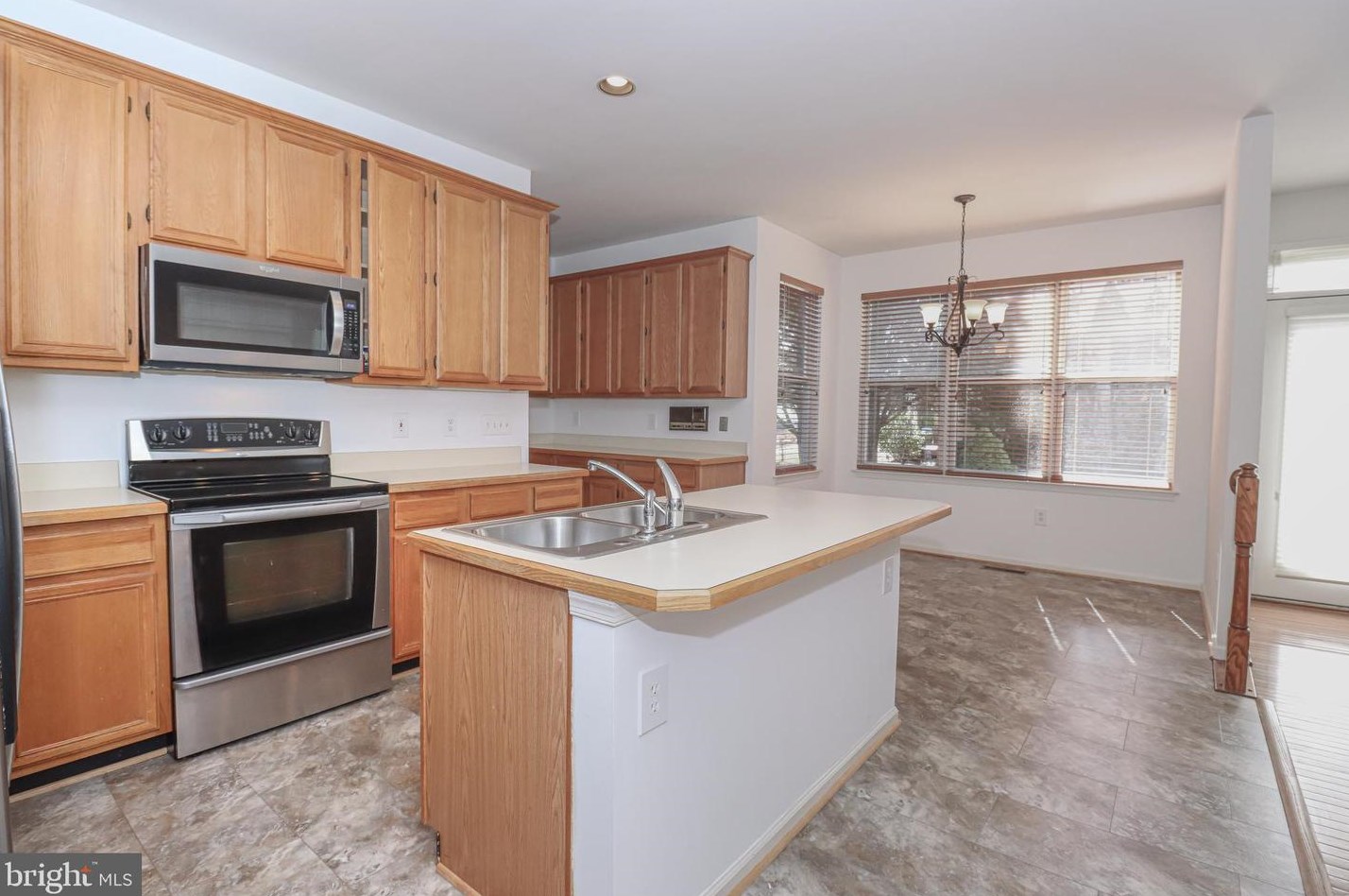 8905 Peoria Ct, Springfield, VA 22153