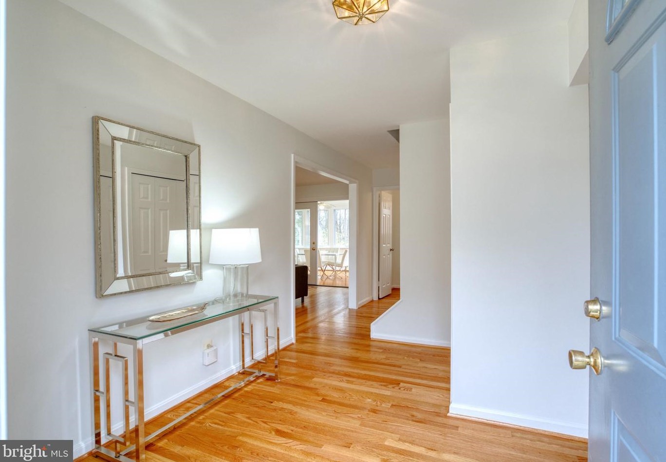 10395 Adel Rd, Vienna, VA 22124-1601