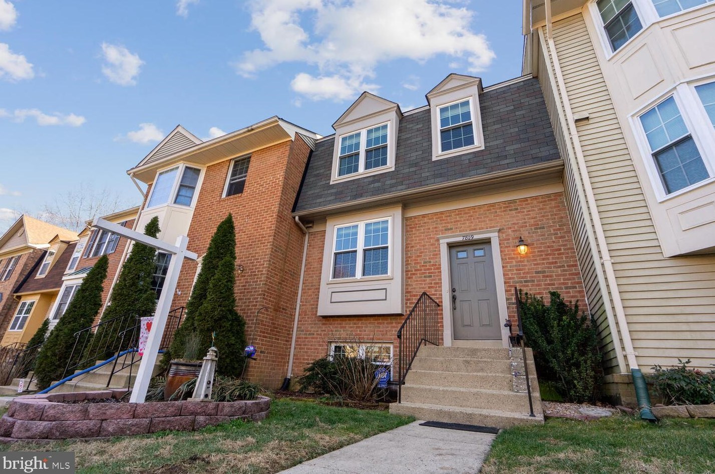 7809 Wintercress Ln, Springfield, VA 22152