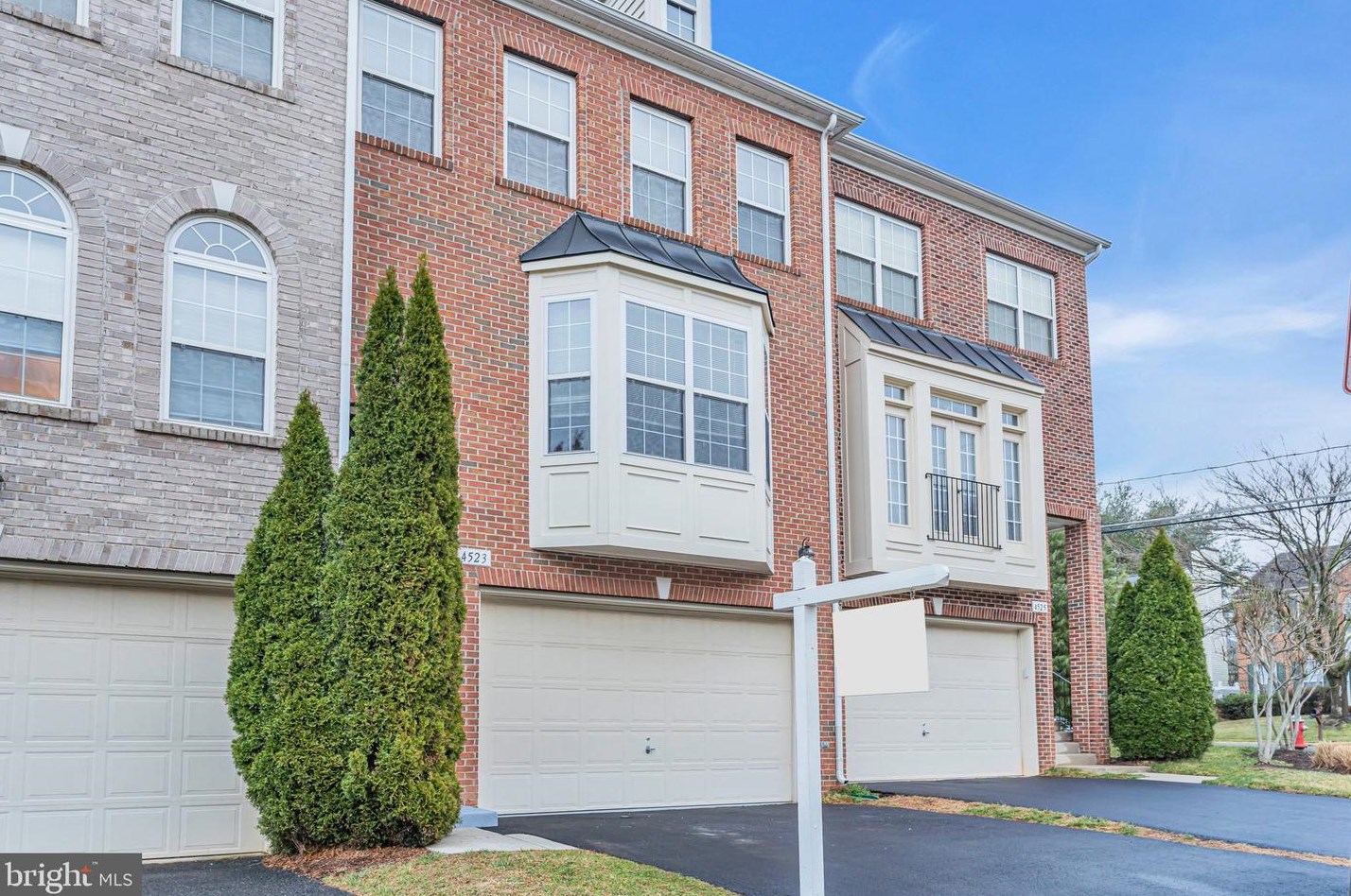 4523 Billingham St, Fairfax, VA 22030