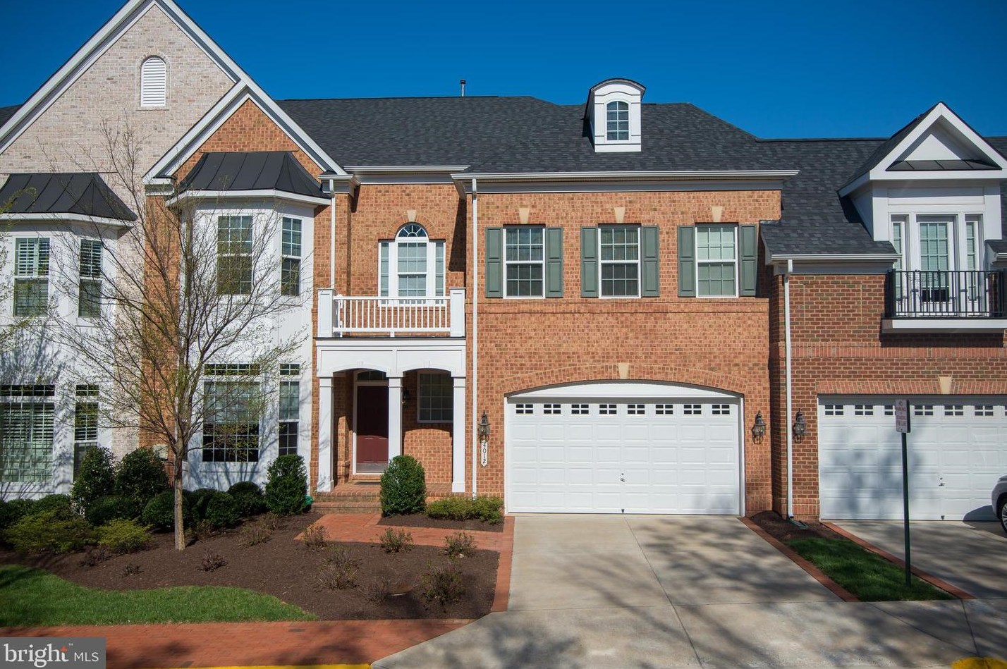 4012 Topsham Sq, Fairfax, VA 22033