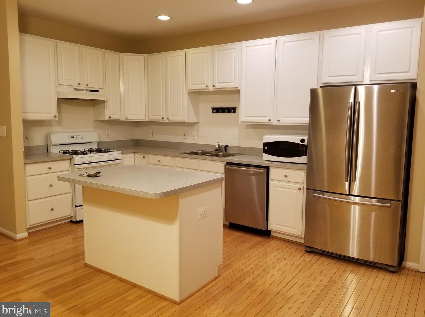 14108 Gabrielle Way, Centreville VA  20121-2430 exterior