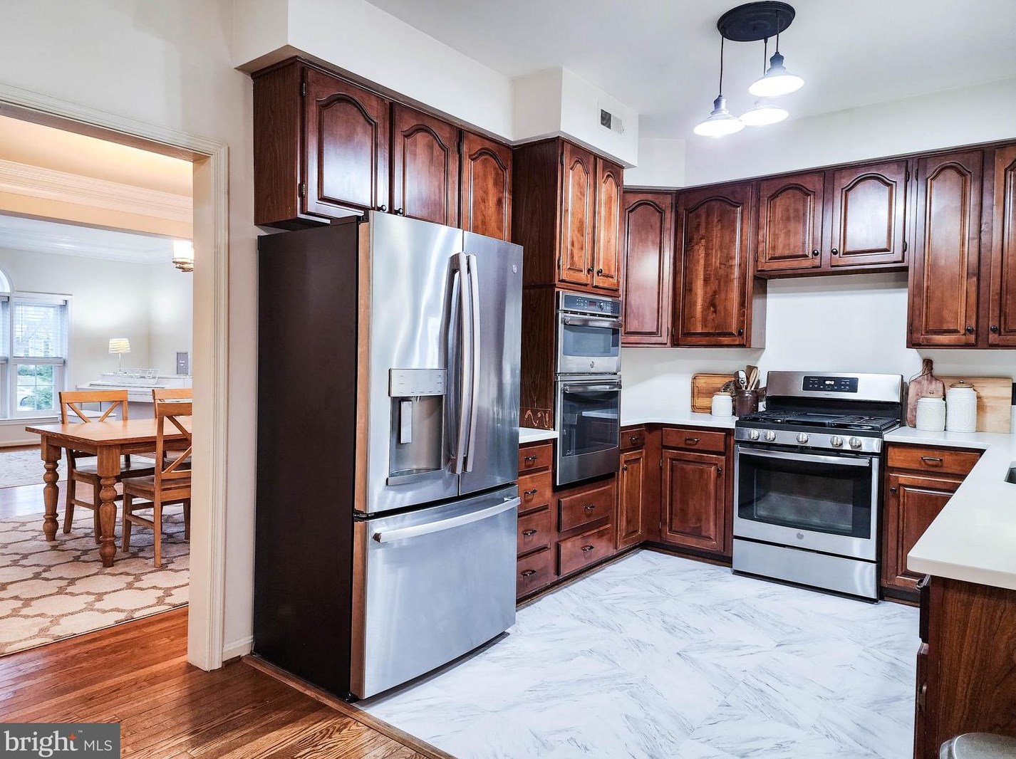 5801 Summerlake Way, Centreville, VA 20120-2953