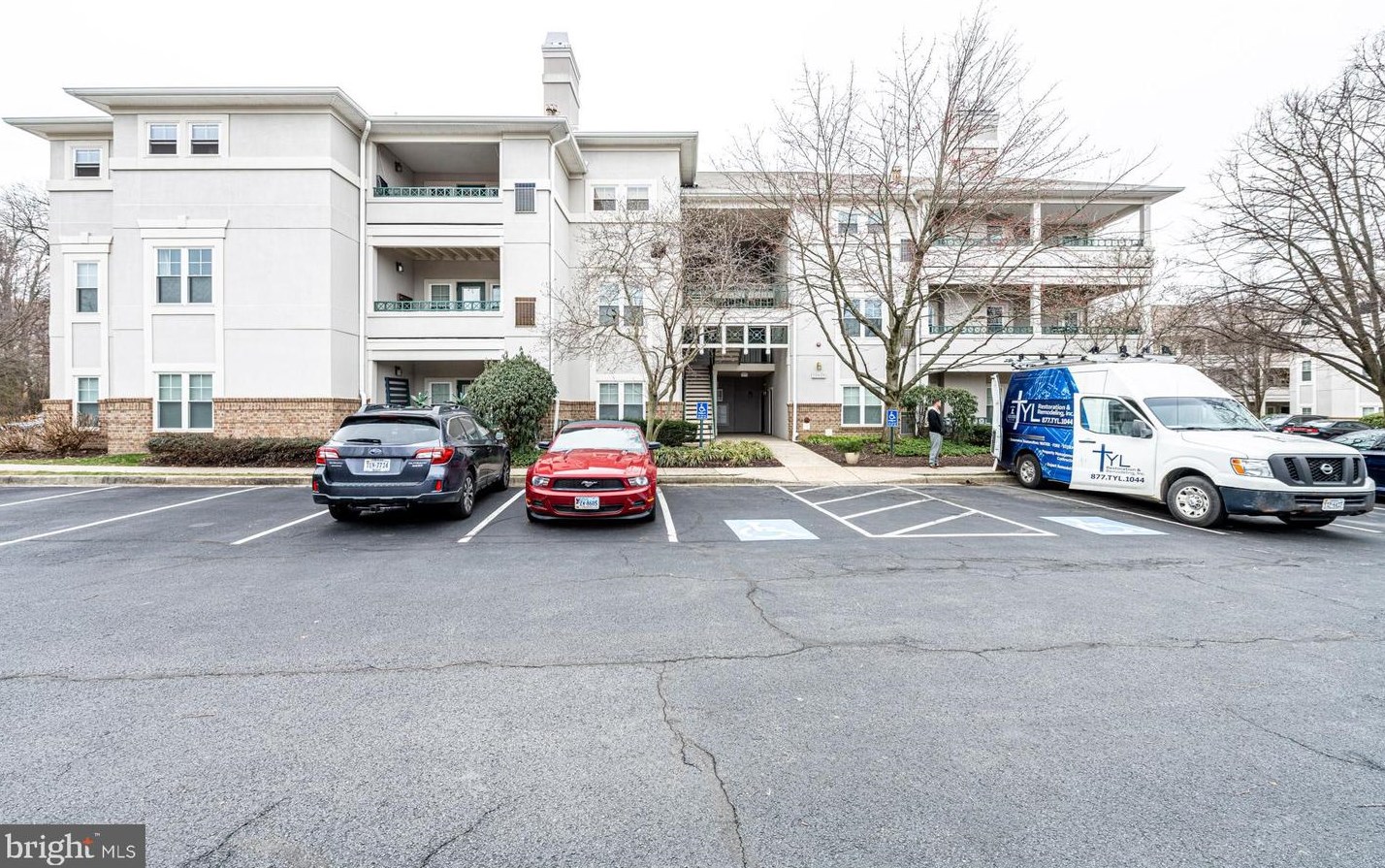 12024 Taliesin Pl #13, Herndon, VA 20190