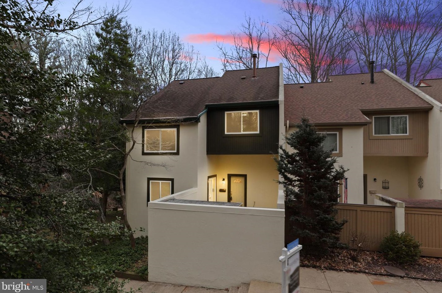 1565 Inlet Ct, Herndon, VA 20190