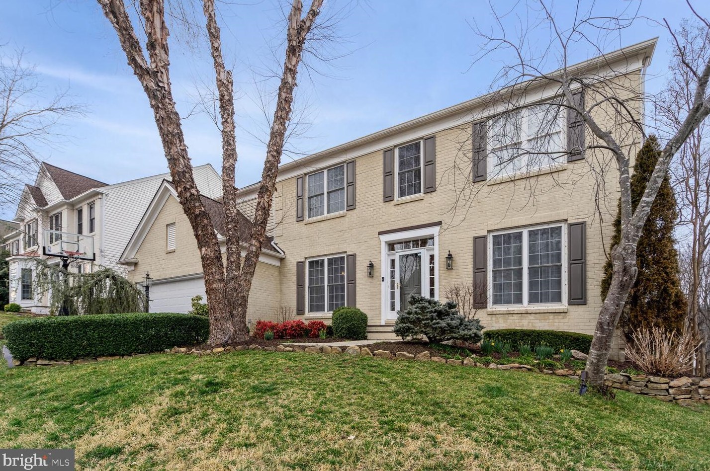 8080 Paper Birch Dr, Lorton, VA 22079