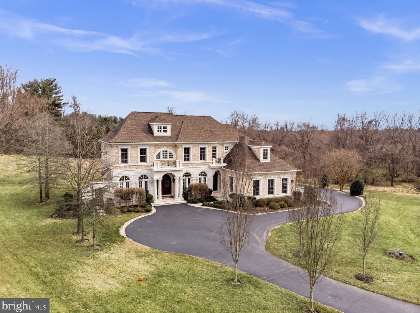 10690 Chesterwood Glen Ln, Great Falls, VA 22066