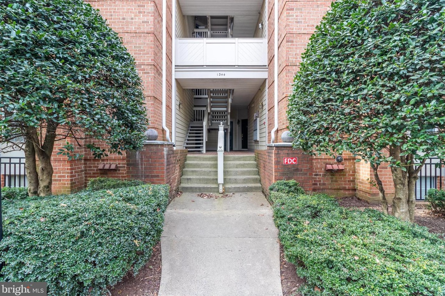1344 Garden Wall Cir #507, Herndon, VA 20194