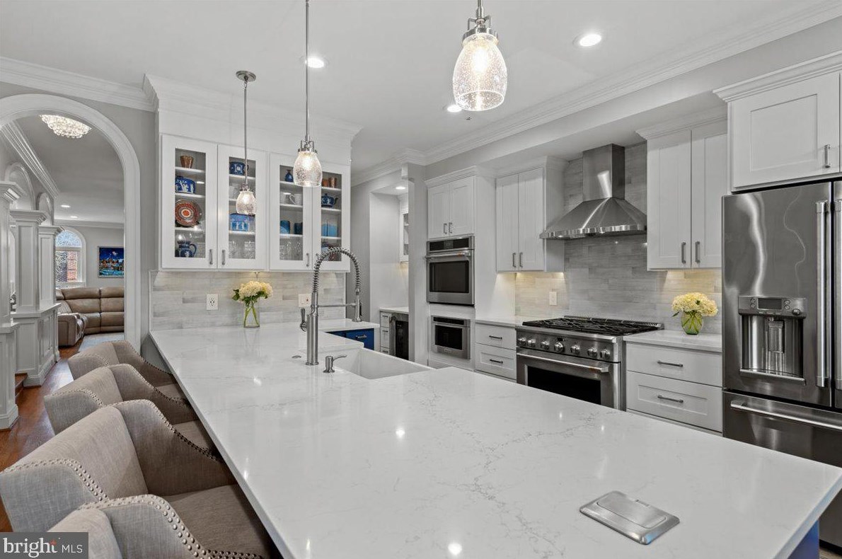 1544 Hampton Hill Cir, Mc Lean VA  22101-6021 exterior