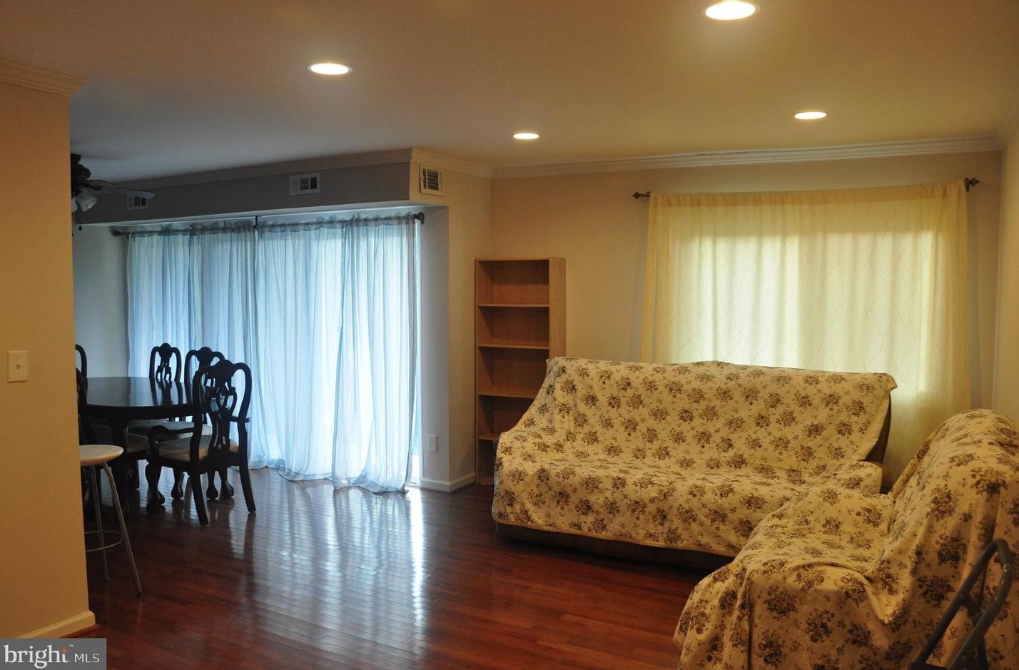 8000 Chanute Pl Apt 6, Falls Church, VA 22042