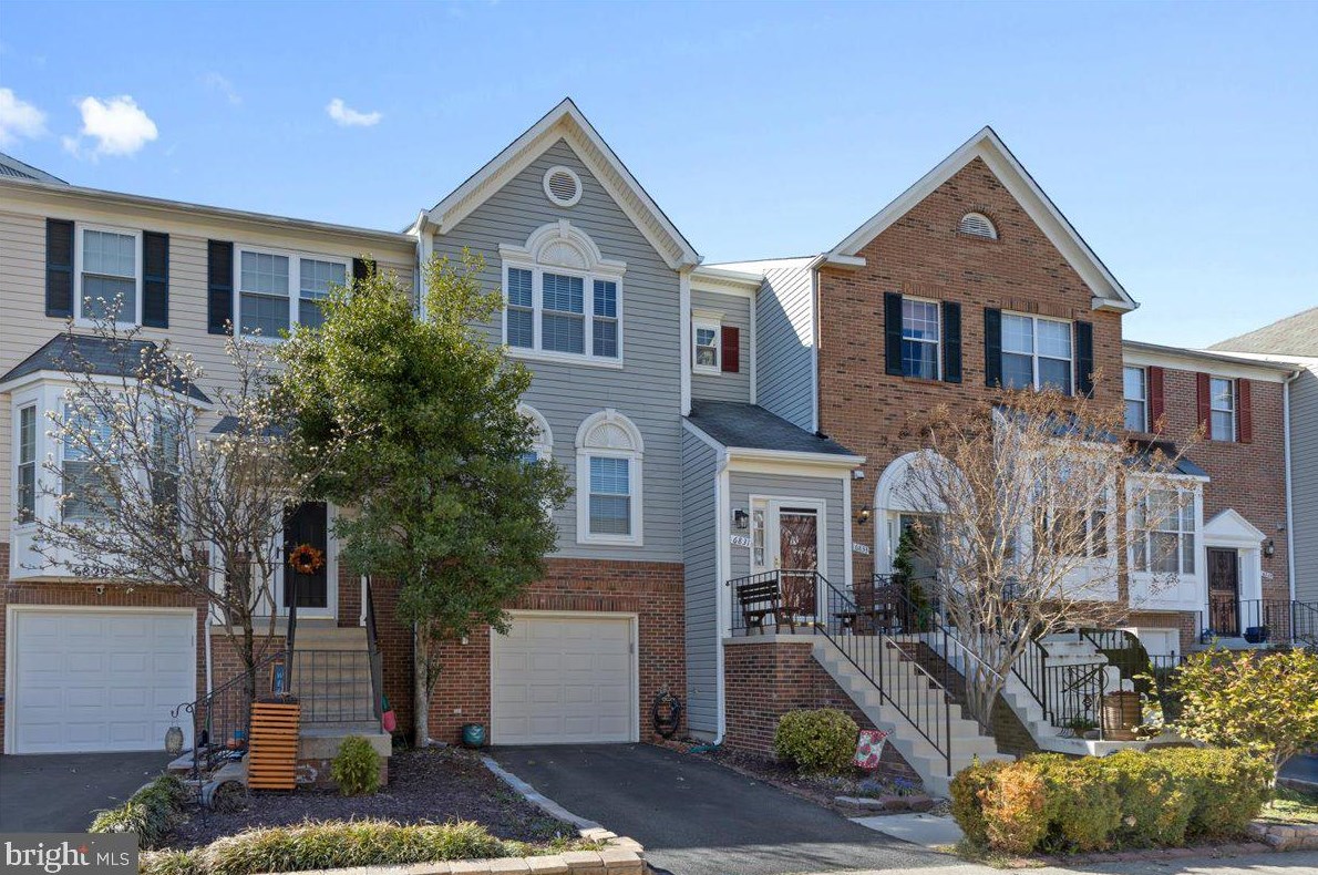 6831 Kerrywood Cir, Centreville, VA 20121-5039