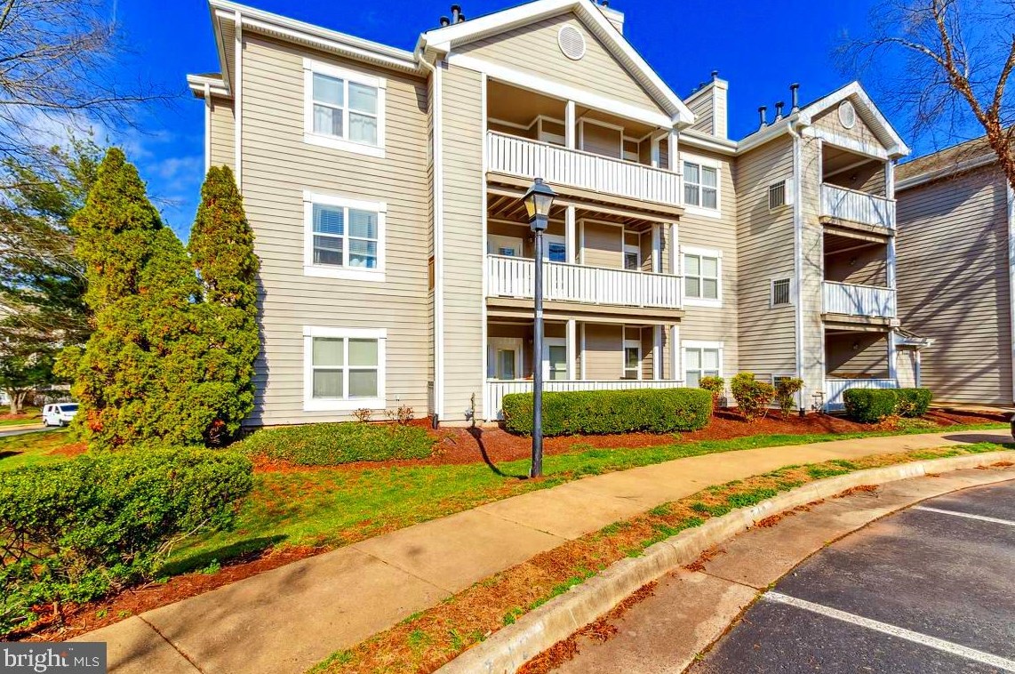 14304 Rosy Ln #15, Centreville, VA 20121