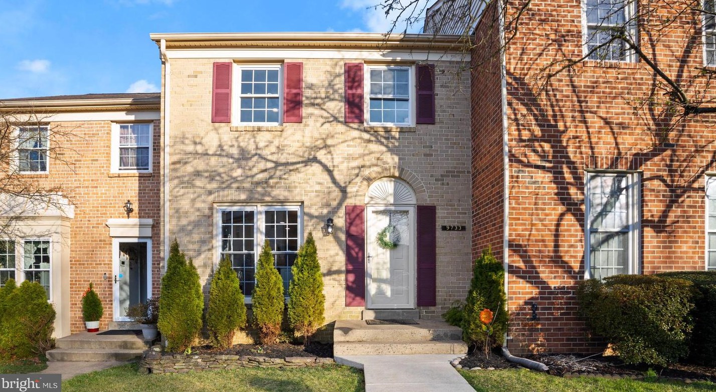 9733 Lakepointe Dr, Springfield, VA 22015