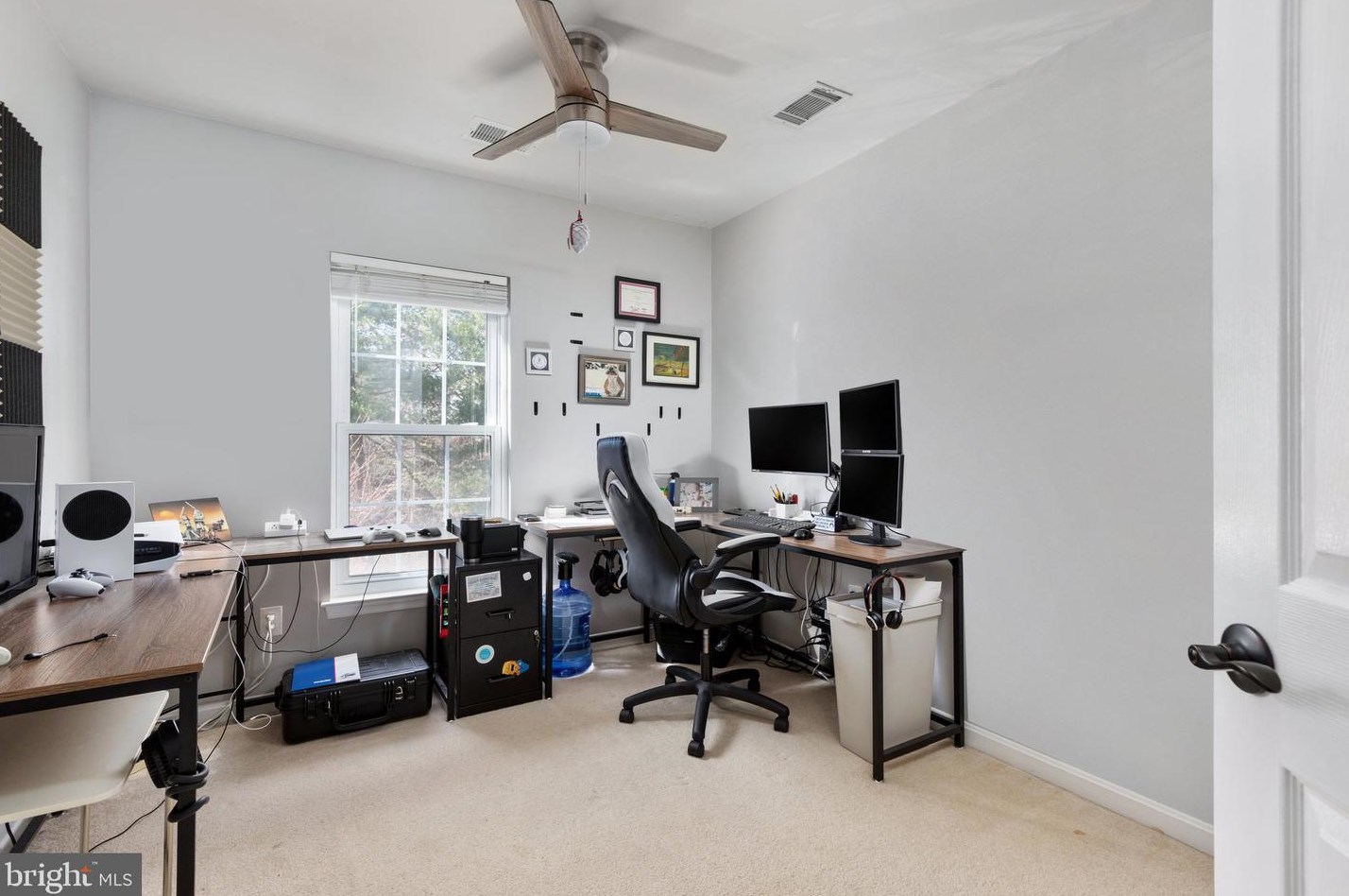 14127 Compton Valley Way, Centreville VA  20121-5002 exterior