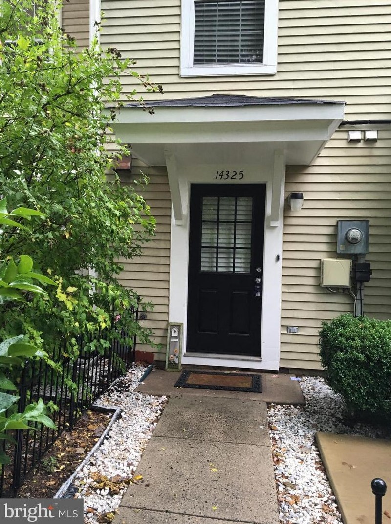 14325 Johnny Moore Ct, Centreville, VA 20120