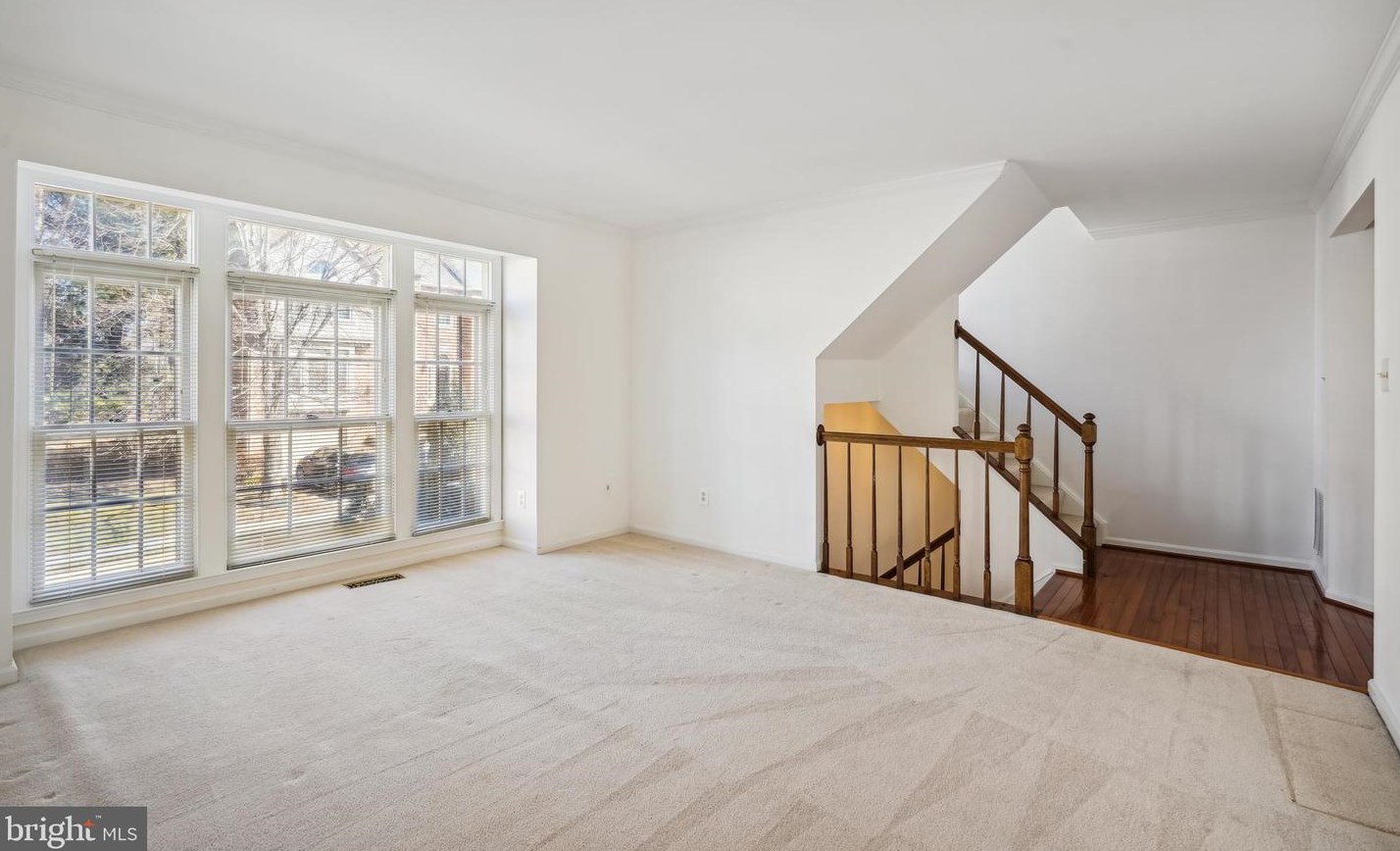 3800 Inverness Rd, Fairfax, VA 22033-4601