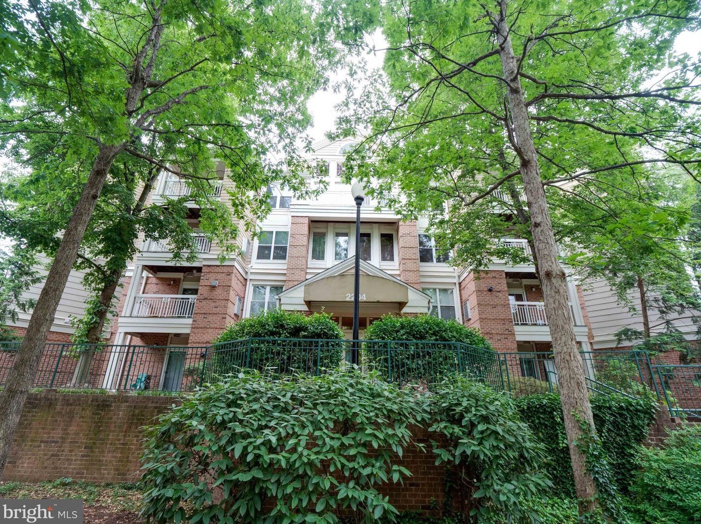 2204 Westcourt Ln #419, Herndon, VA 20170