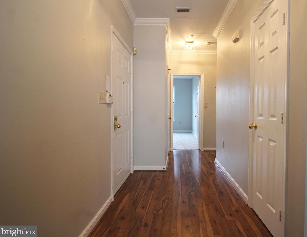 12905 Alton Sq Apt 301, Herndon, VA 20170