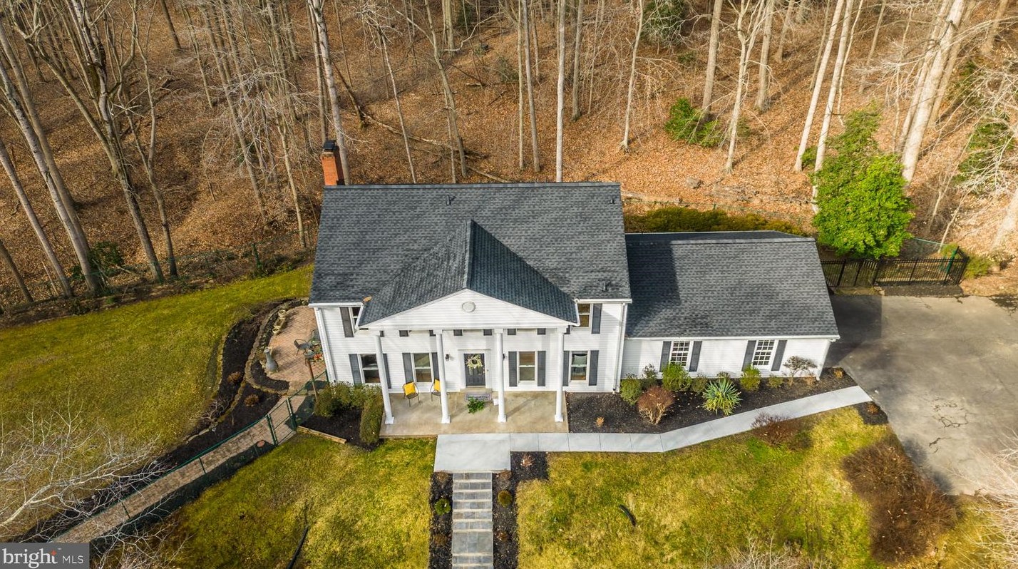 10807 Shadow Ln, Fairfax, VA 22039-2422