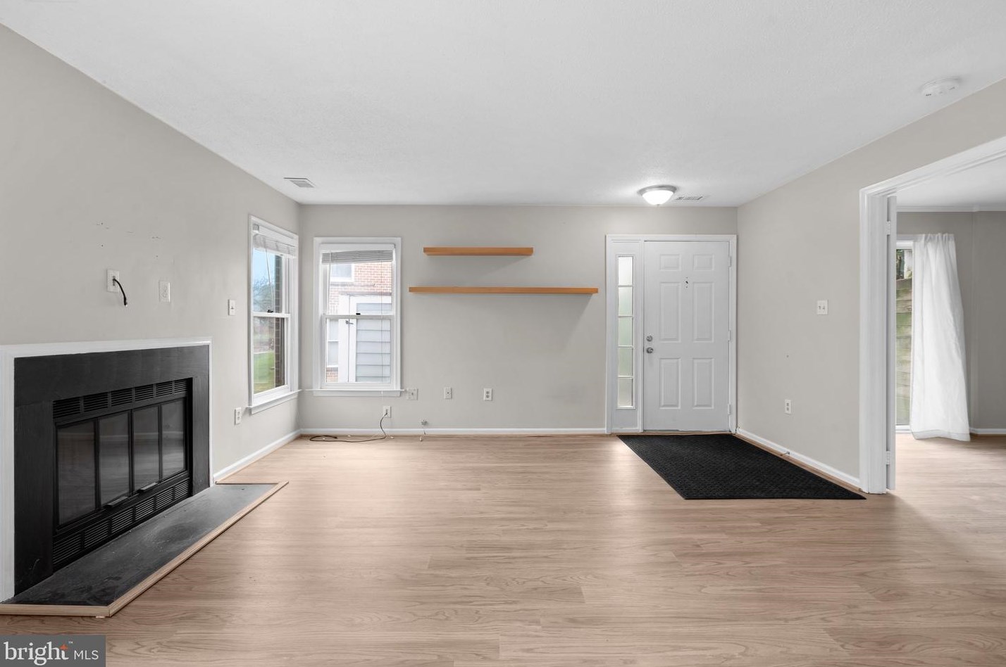 7598 Lakeside Village Dr #l, Falls Church, VA 22042