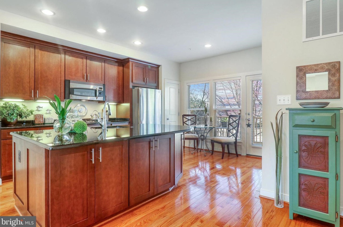 4168 Rush St, Fairfax, VA 22033-5524