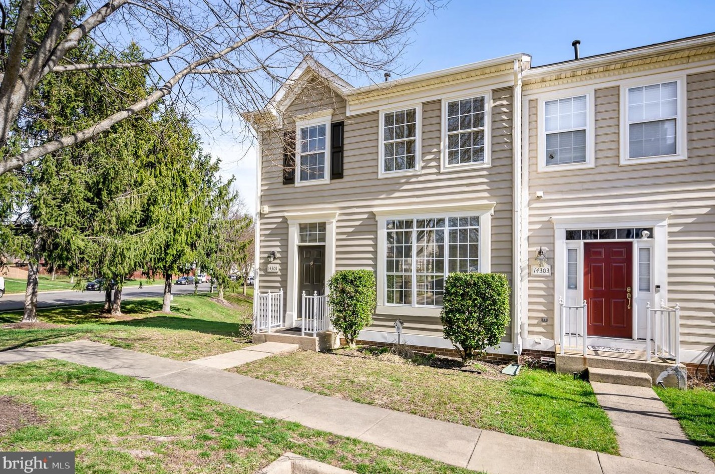 14301 Flomation Ct, Centreville, VA 20121-5718