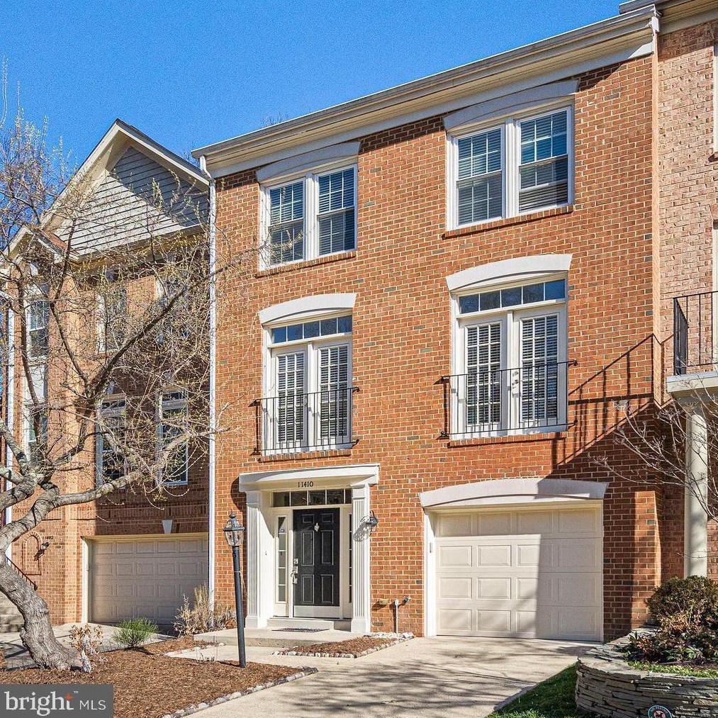 11410 Summer House Ct, Herndon, VA 20194
