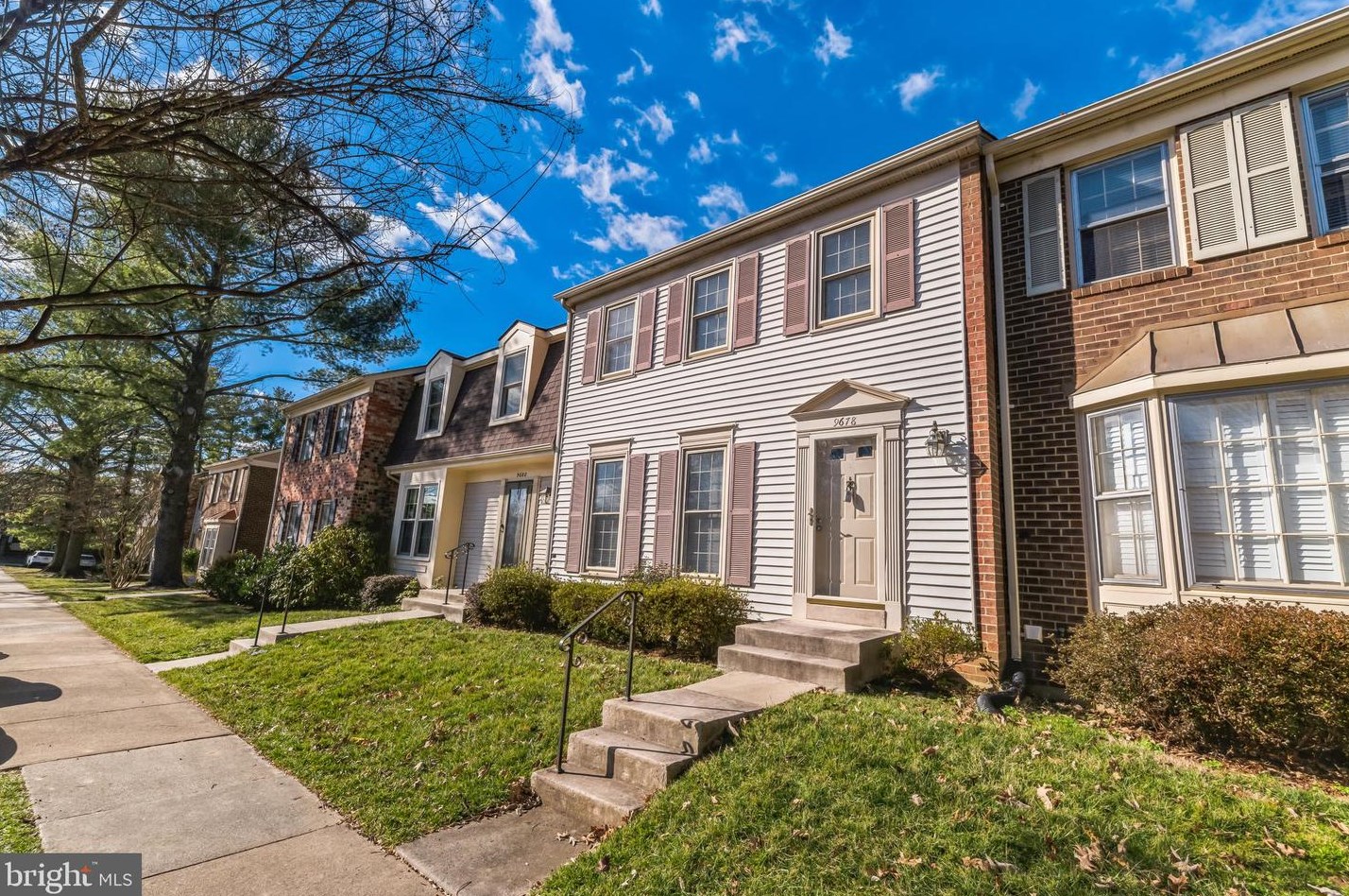 9678 Scotch Haven Dr, Vienna, VA 22181