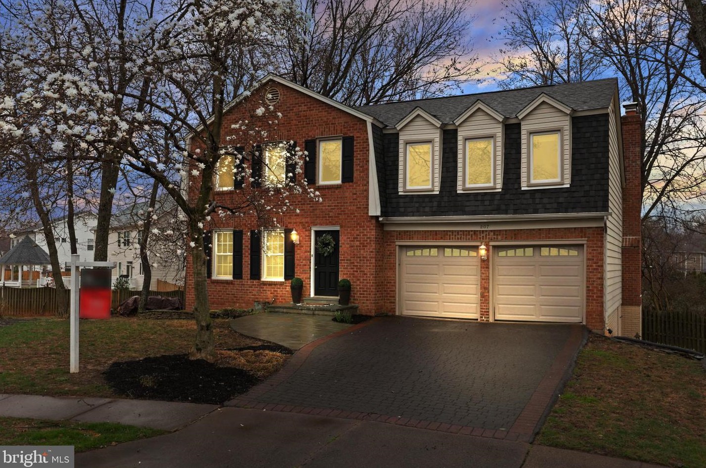 207 Paris Ct, Vienna, VA 22180-6225