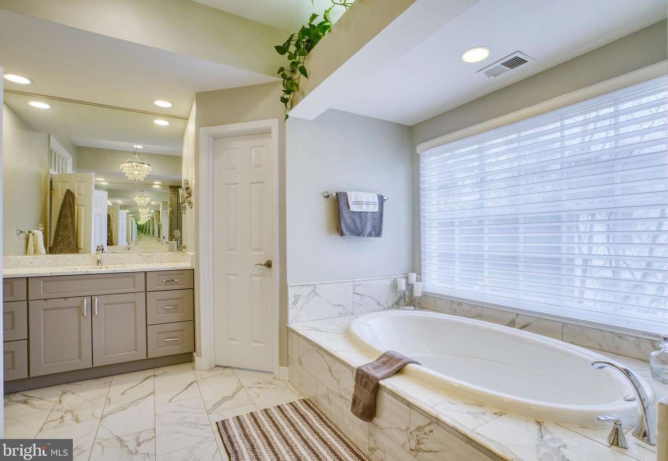 9701 Chilcott Manor Way, Vienna VA  22181-5400 exterior